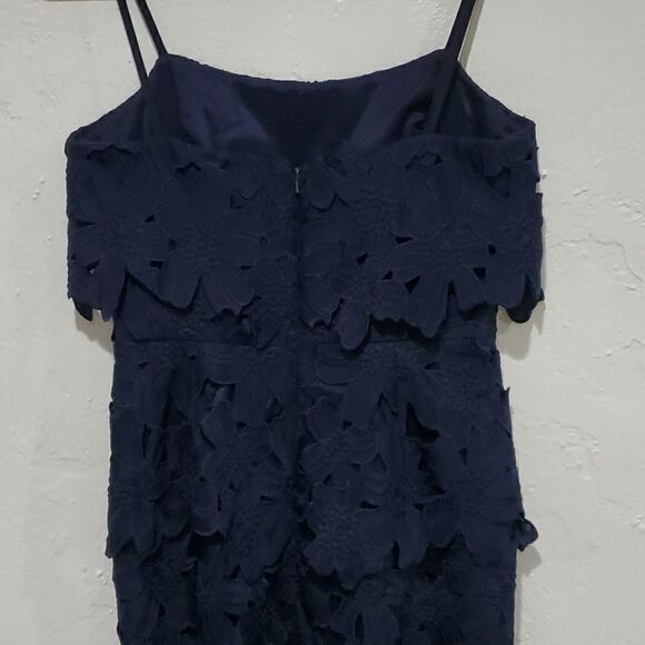 Black Halo Dress   - Picture 9 of 15